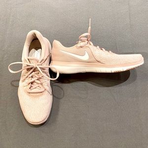 Women’s Nike Flex Supreme TR6 running shoes
